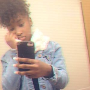 Meet your Posher, Simone